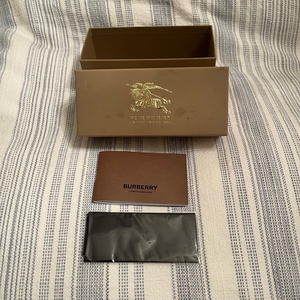 Burberry Tan and Black Card Holder with Branded Box